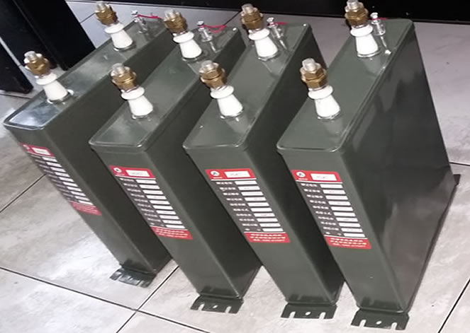 BCMJ3并聯(lián)低壓電容器現(xiàn)場實(shí)物照片